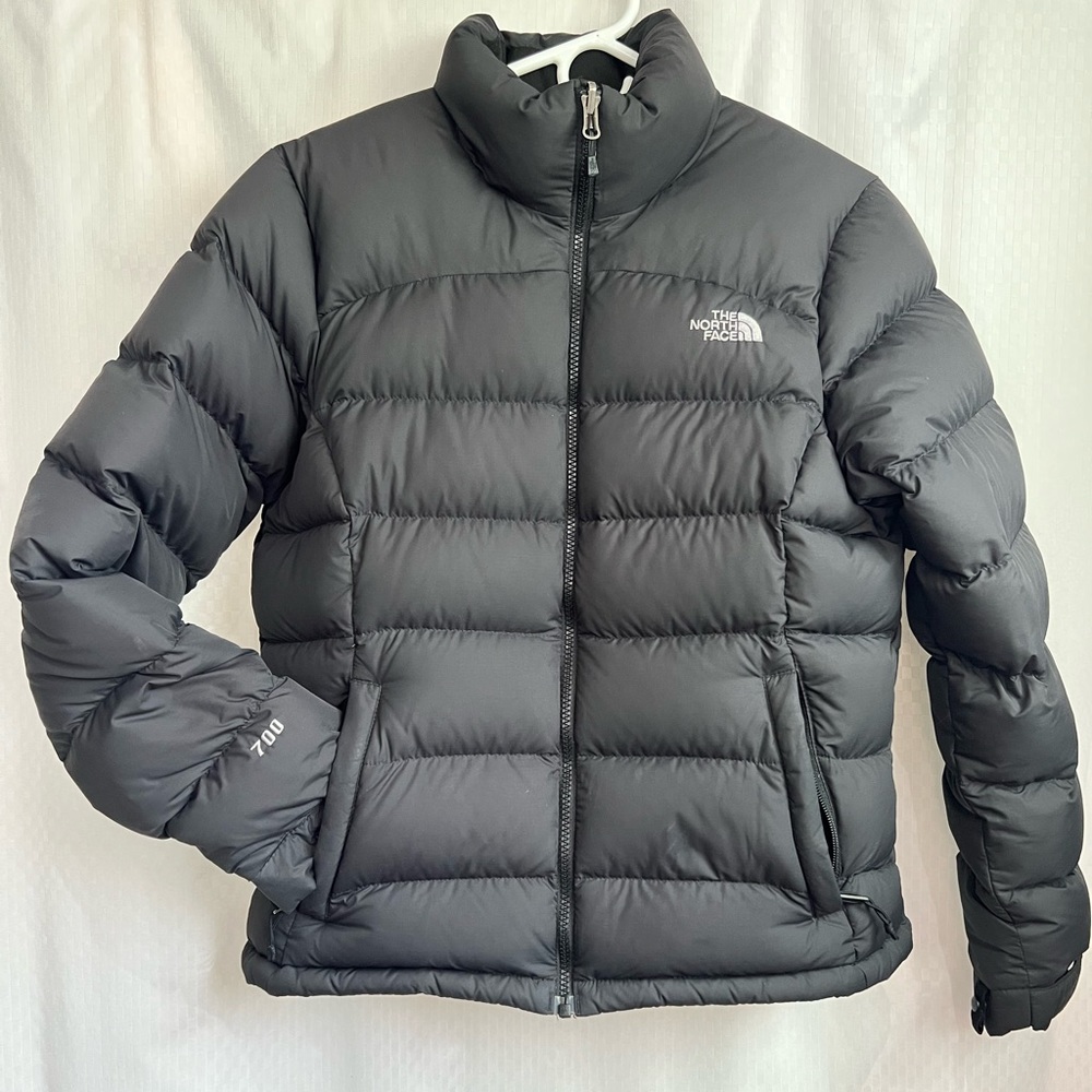 The North Face 700 goose down puffer jacket size medium